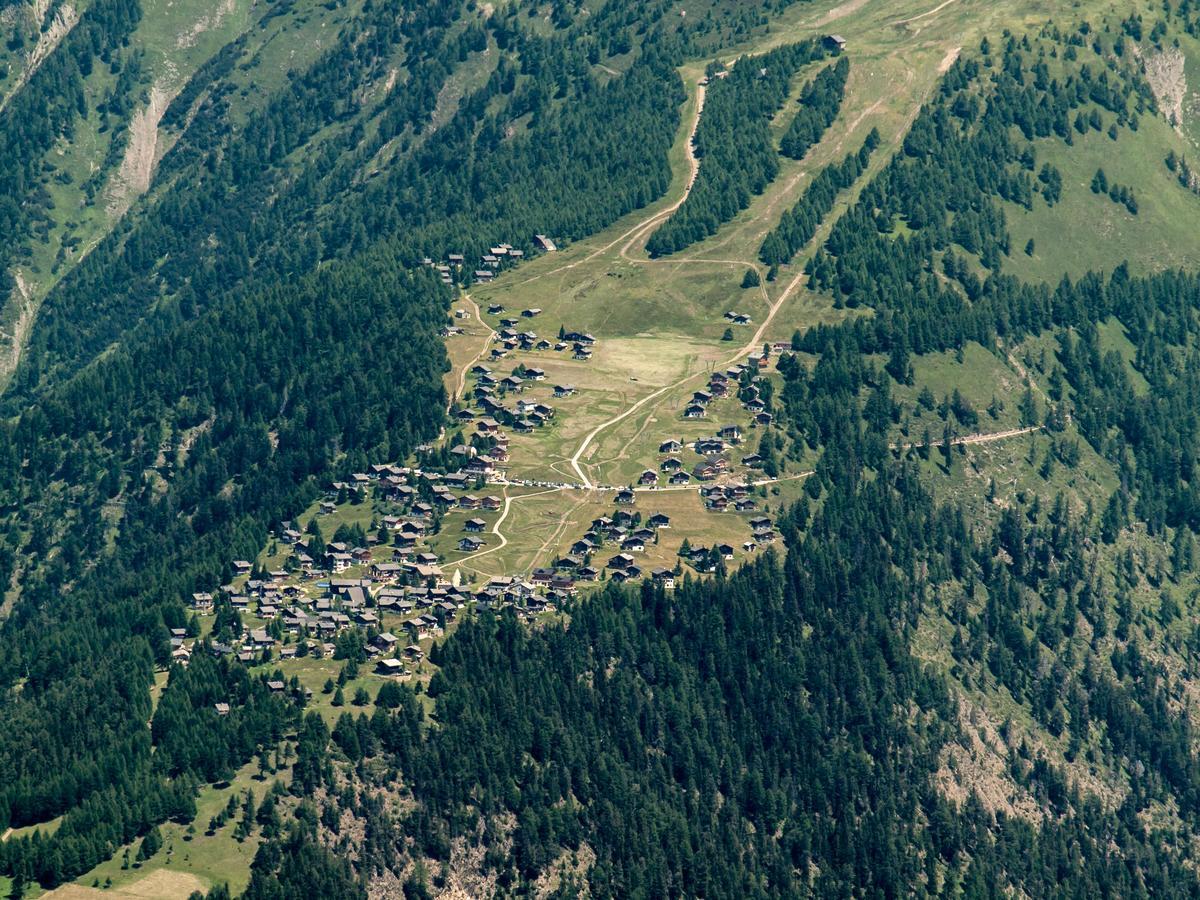 Gruppenhaus Im Walliser Alpstyle Rosswald Buitenkant foto