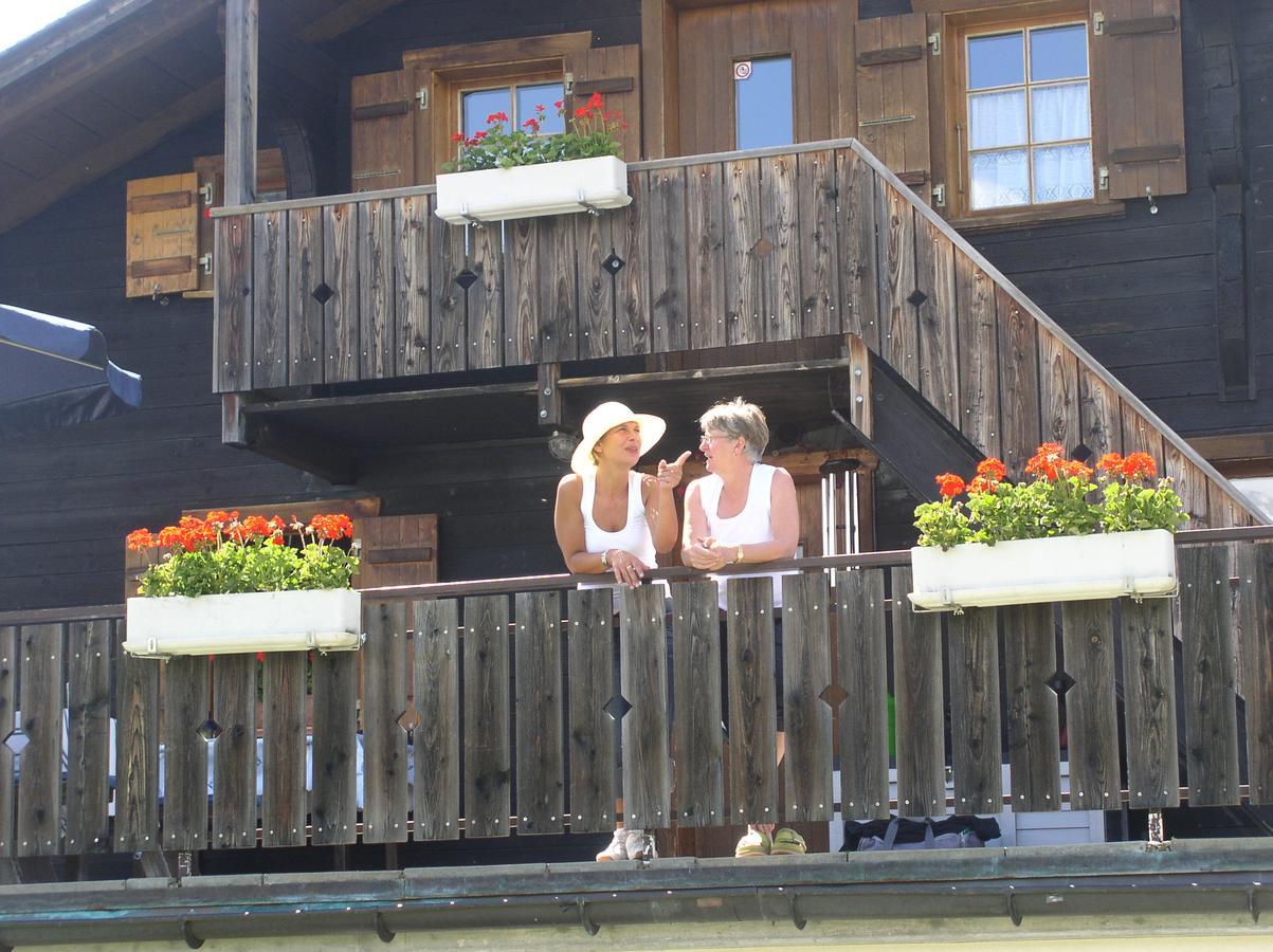 Gruppenhaus Im Walliser Alpstyle Rosswald Buitenkant foto
